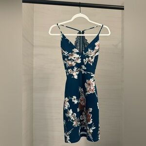 XS gorgeous blue and white floor dress with lace back